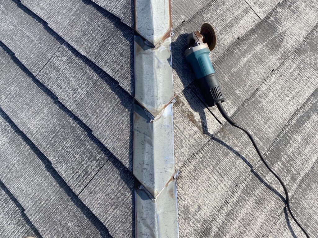 屋根塗装下地処理サンダー後